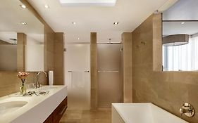 הריץ-קרלטון, הרצליה